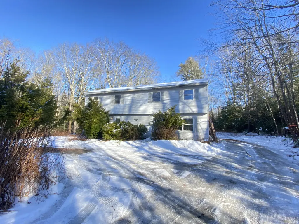 7 Loring Road Bristol ME 04554
