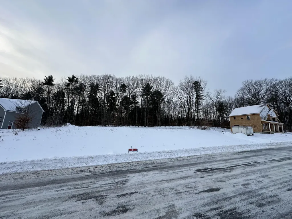 29 Woodbrey Lane Standish ME 04084