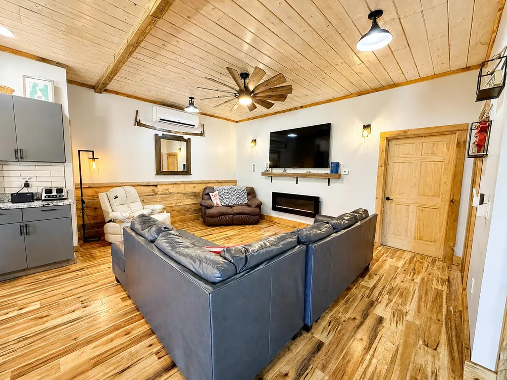 967 Newbury Neck Road Surry ME 04684