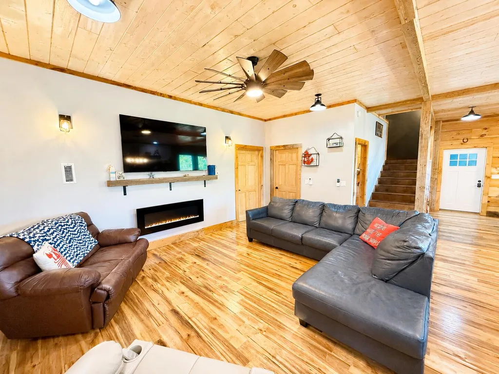 967 Newbury Neck Road Surry ME 04684