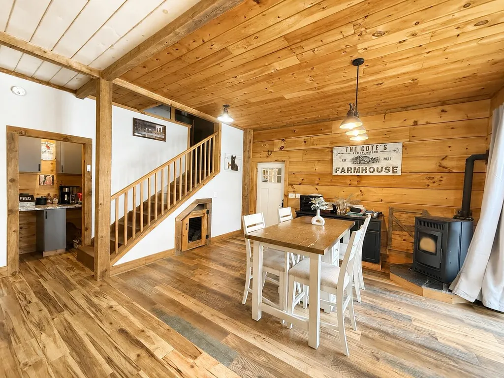 967 Newbury Neck Road Surry ME 04684