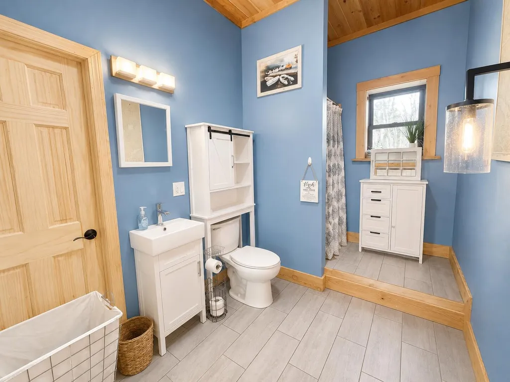 967 Newbury Neck Road Surry ME 04684