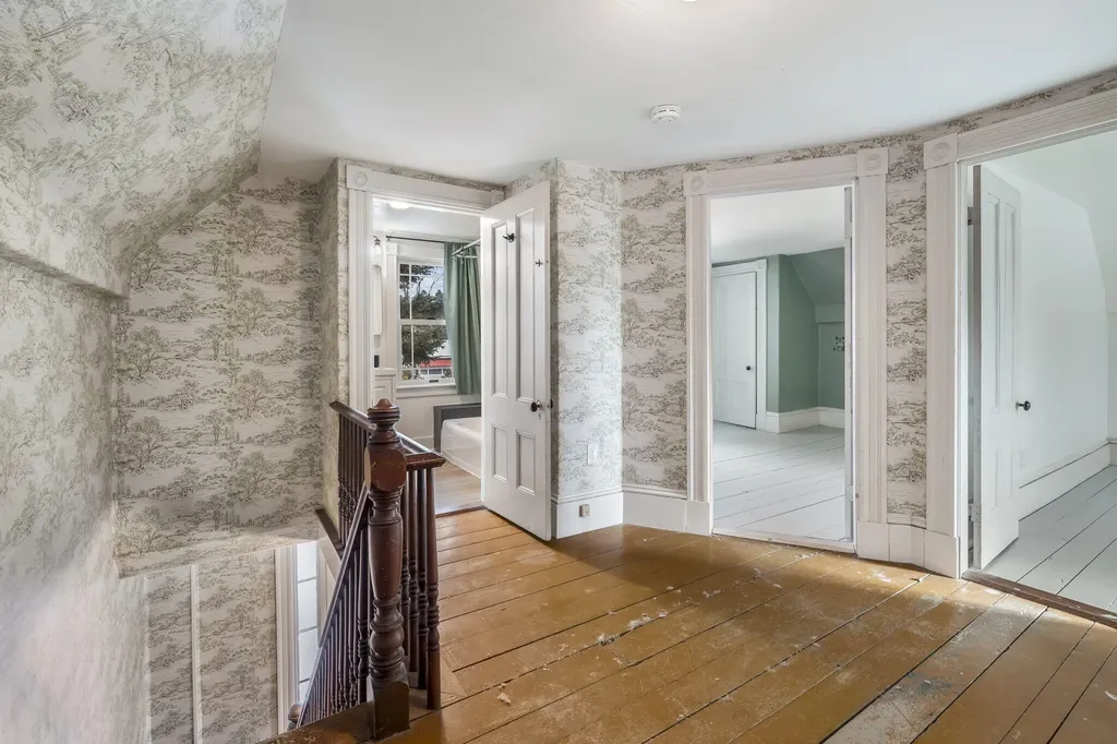 925 Main Road Holden ME 04429