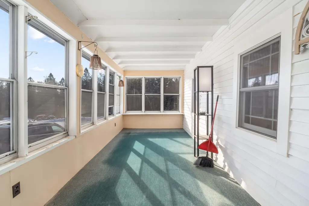925 Main Road Holden ME 04429