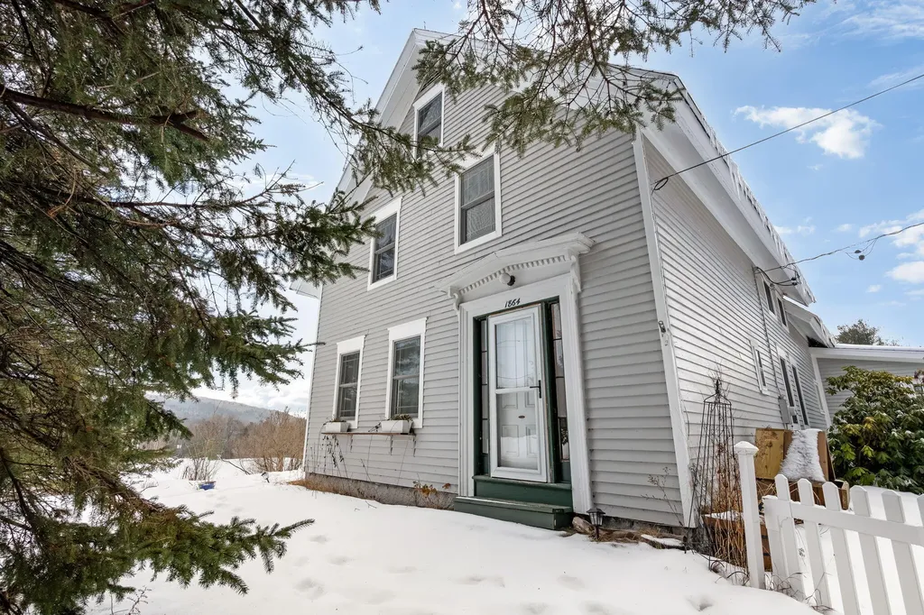 925 Main Road Holden ME 04429