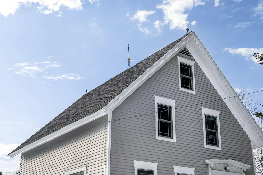 925 Main Road Holden ME 04429