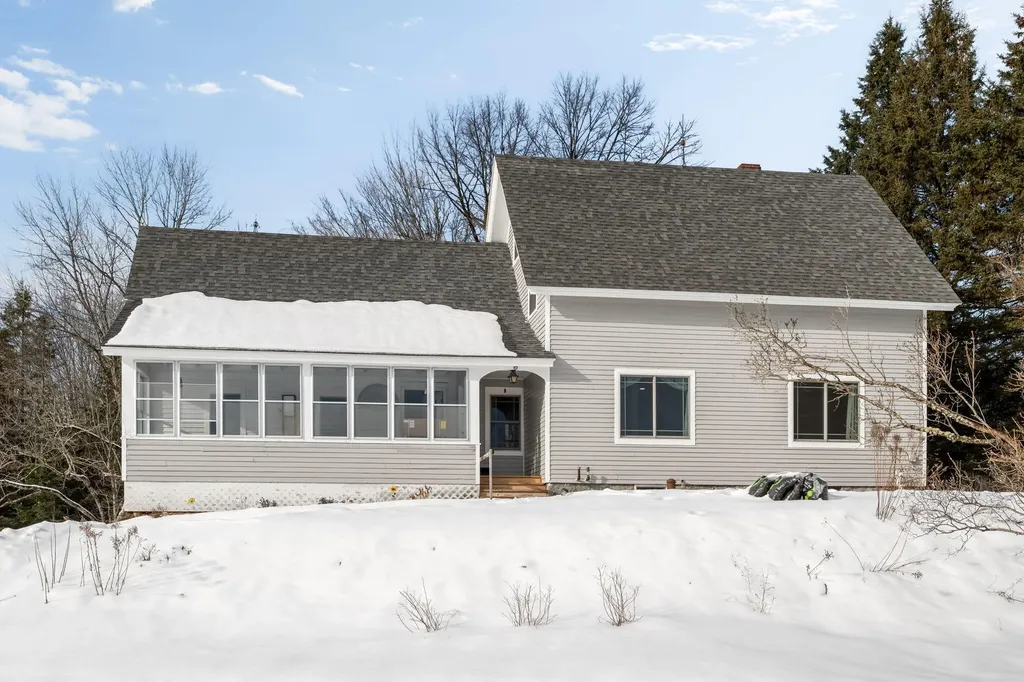 925 Main Road Holden ME 04429