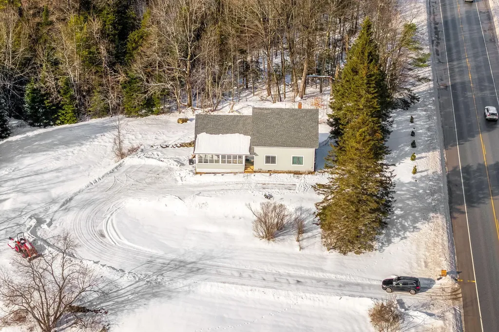 925 Main Road Holden ME 04429