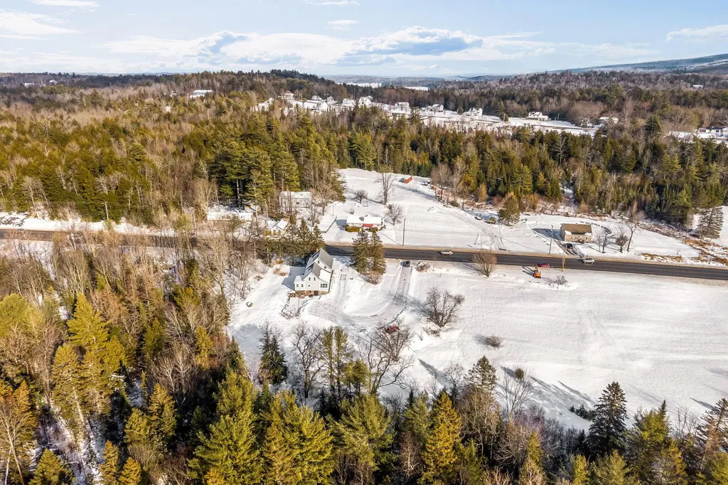 925 Main Road Holden ME 04429