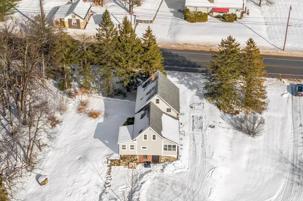925 Main Road Holden ME 04429