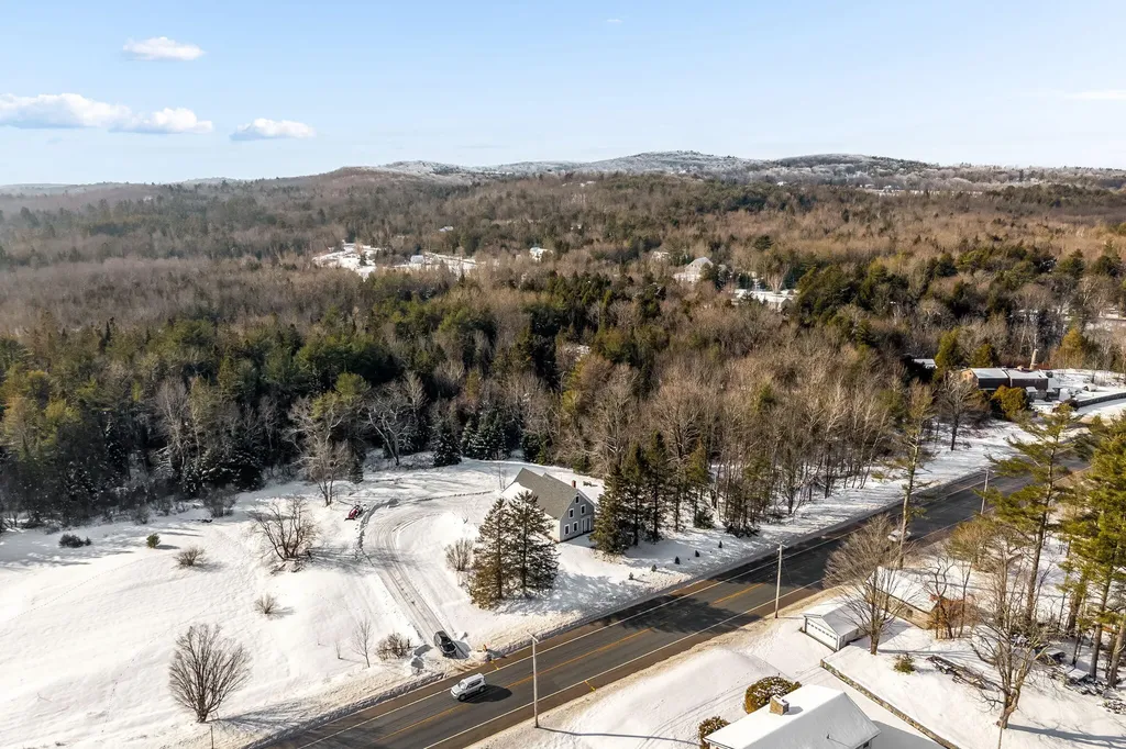 925 Main Road Holden ME 04429