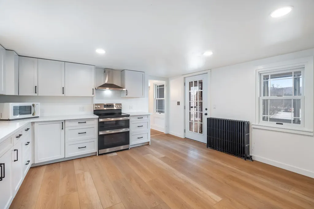 925 Main Road Holden ME 04429