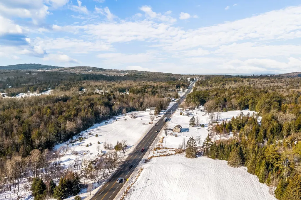 925 Main Road Holden ME 04429