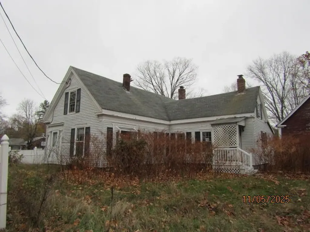 288 Shaker Road Gray ME 04039