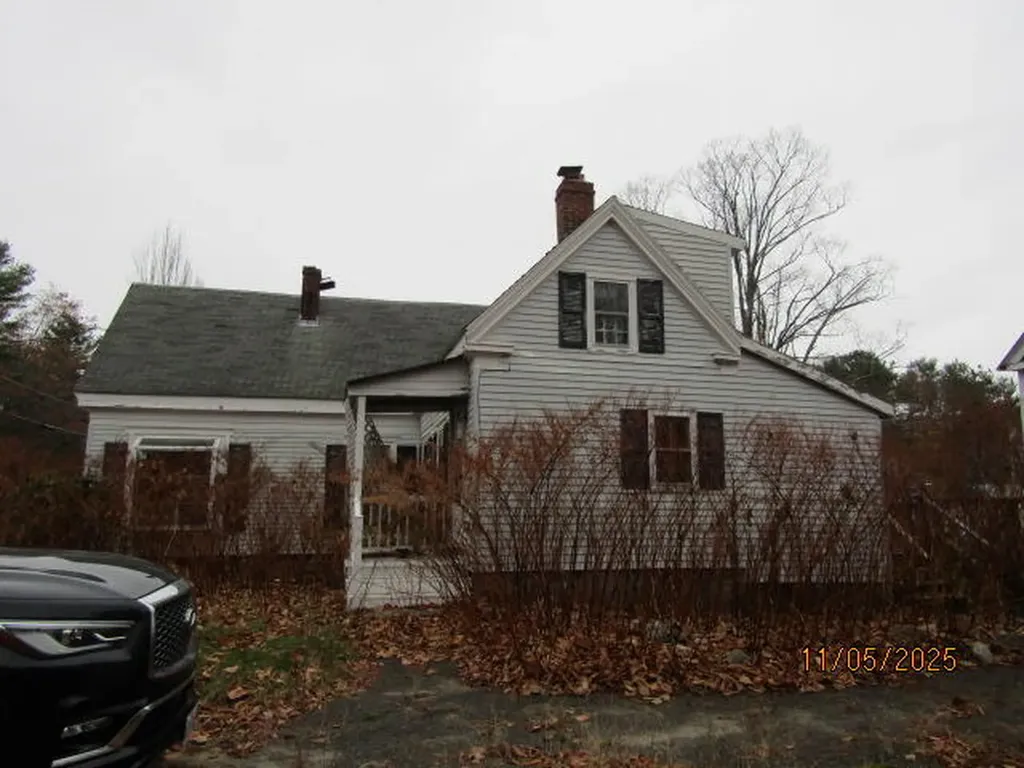 288 Shaker Road Gray ME 04039