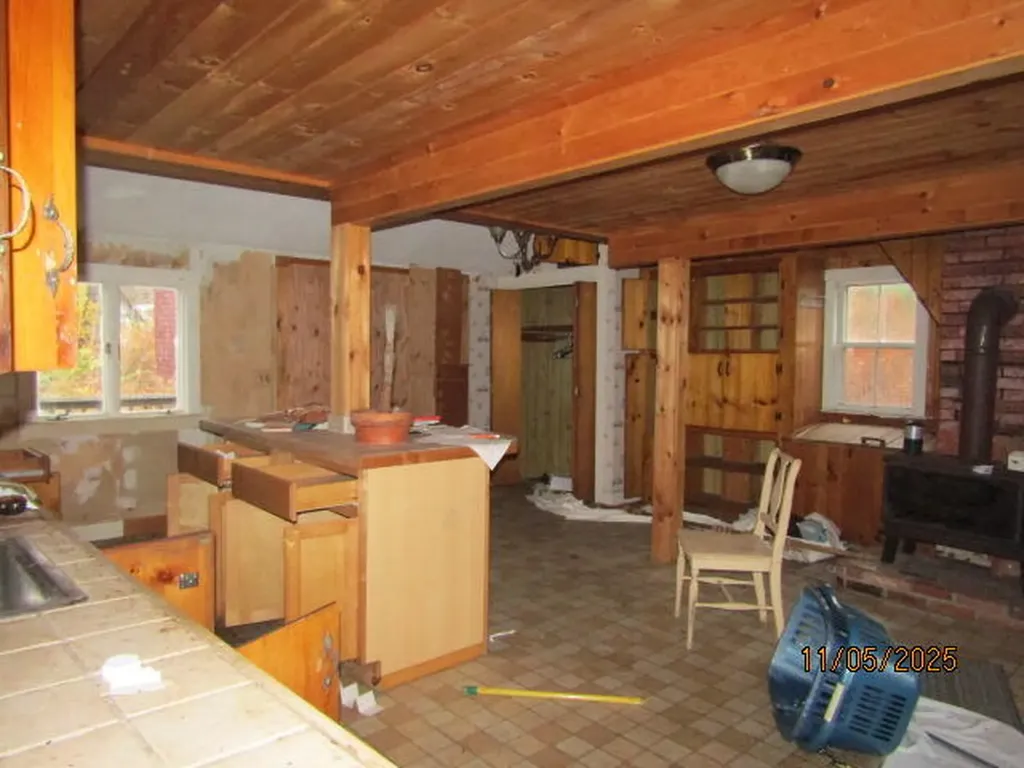 288 Shaker Road Gray ME 04039