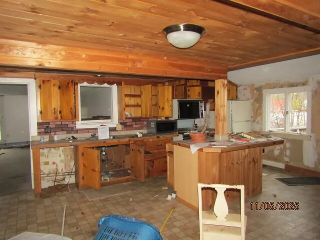 288 Shaker Road Gray ME 04039