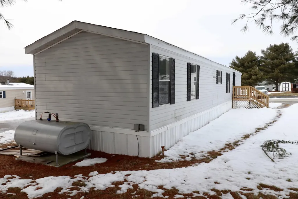 18 Purington Avenue Mechanic Falls ME 04256