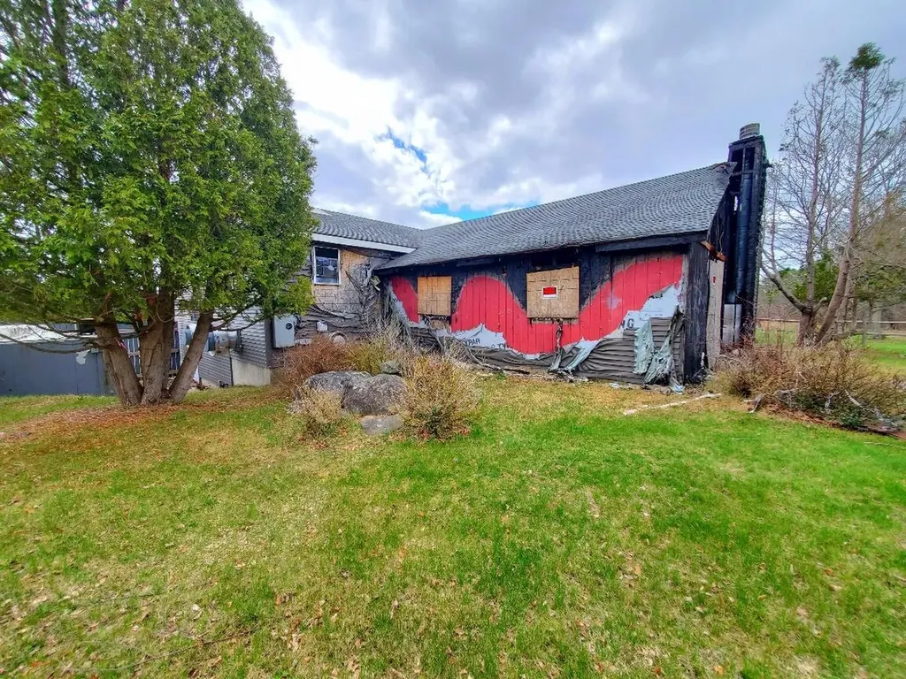 999 Main Road Eddington ME 04428