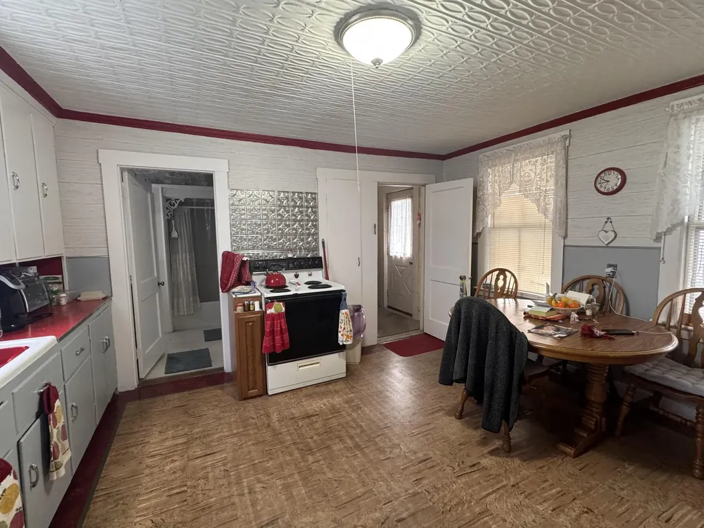 49 Ticonic Street Waterville ME 04901