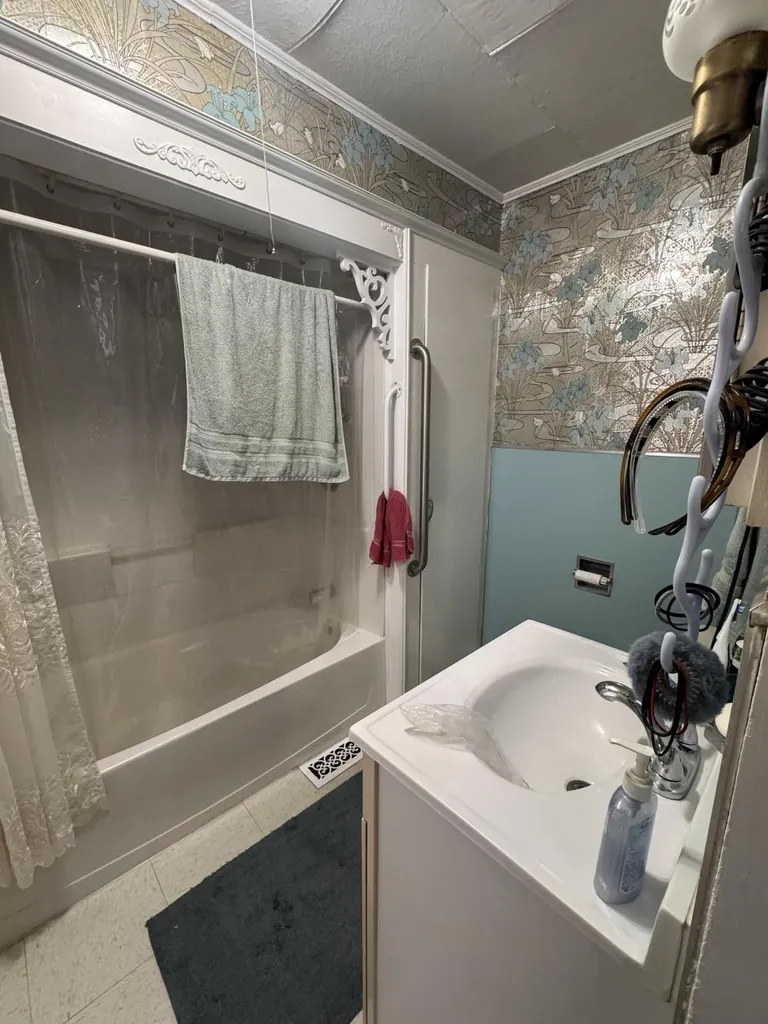 49 Ticonic Street Waterville ME 04901