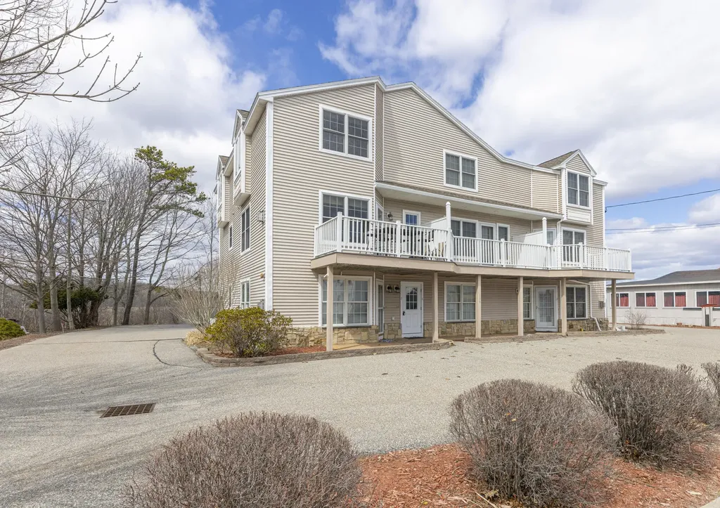 106 E Grand Avenue Old Orchard Beach ME 04064