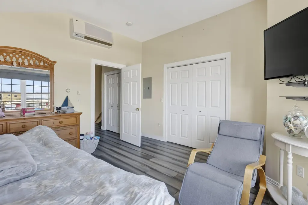 106 E Grand Avenue Old Orchard Beach ME 04064