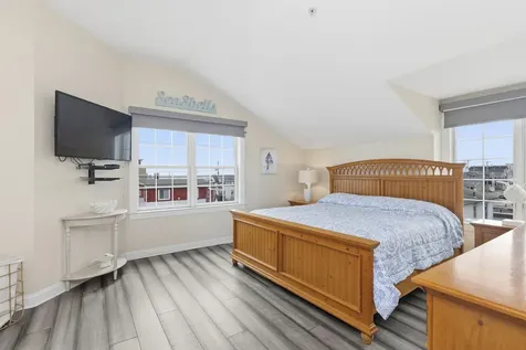 106 E Grand Avenue Old Orchard Beach ME 04064