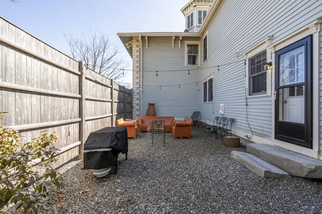 274 Front Street Richmond ME 04357