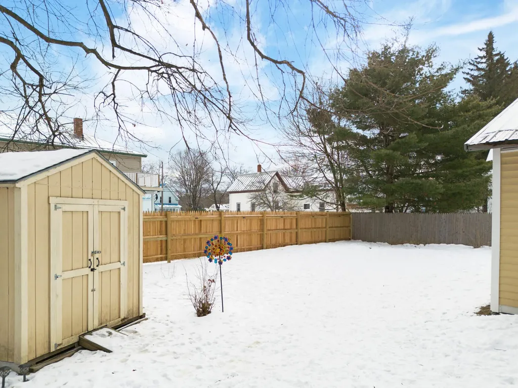 88 Pine Street Madison ME 04950