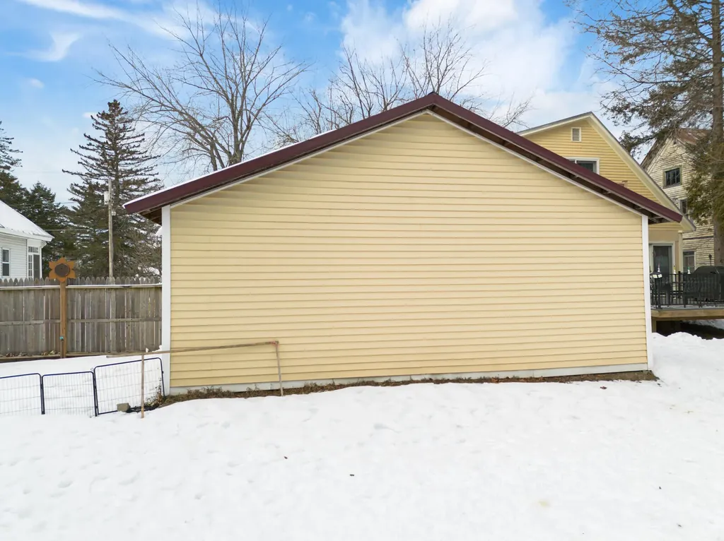 88 Pine Street Madison ME 04950
