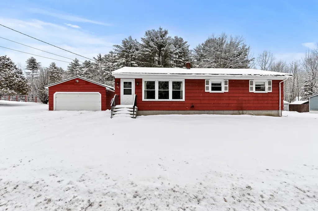 286 S High Street Bridgton ME 04009