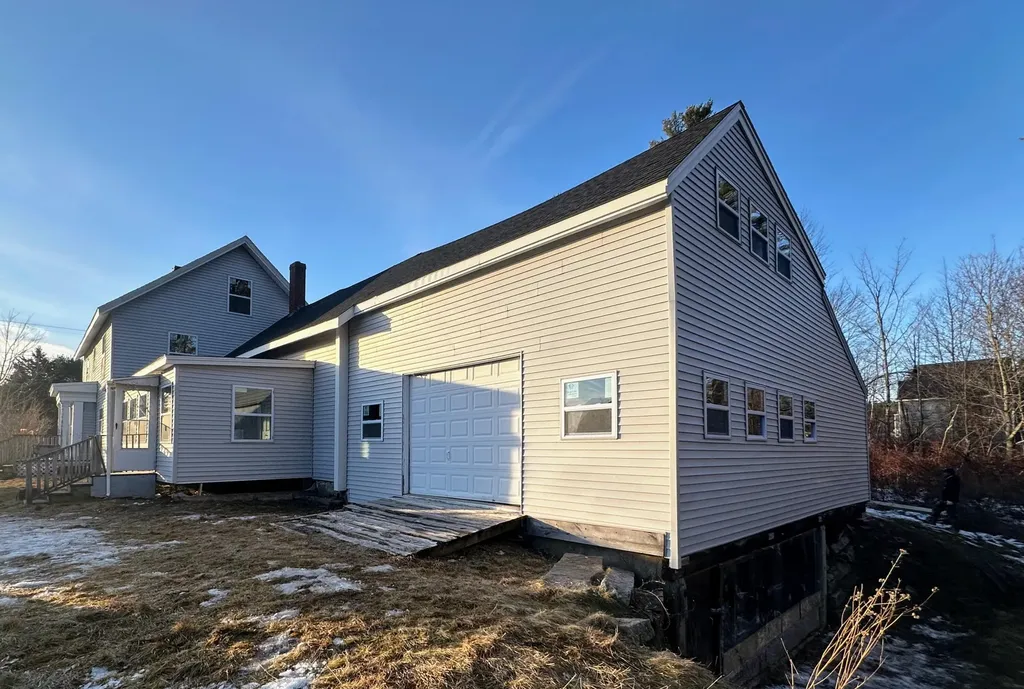 21 Mortland Road Searsport ME 04974
