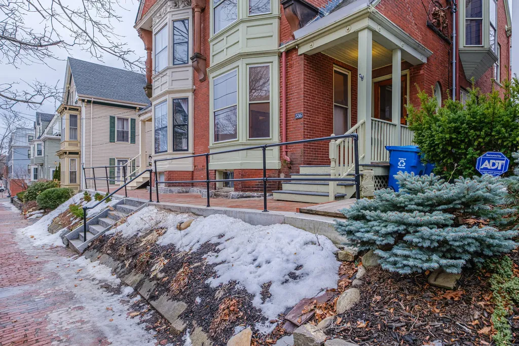 536 Cumberland Avenue Portland ME 04101