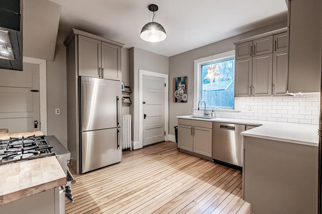 536 Cumberland Avenue Portland ME 04101