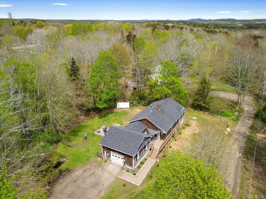18 Trunnel Lane Friendship ME 04547