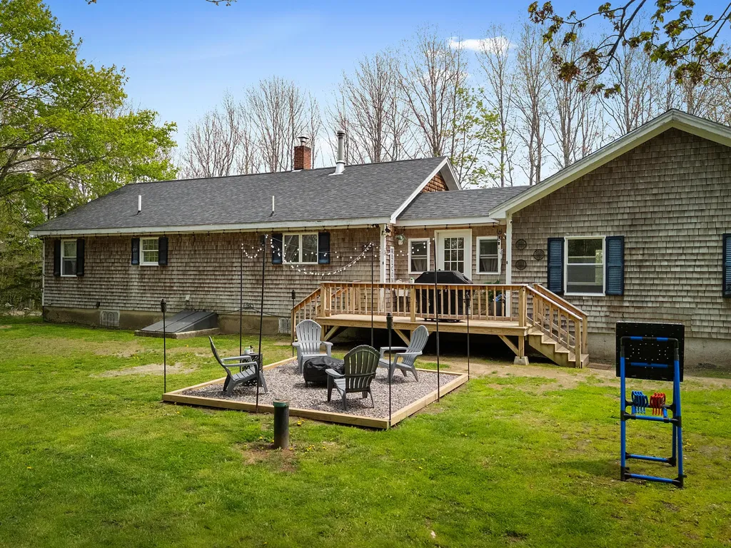 18 Trunnel Lane Friendship ME 04547