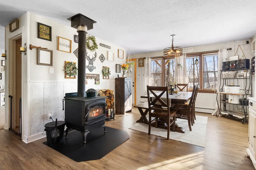 18 Trunnel Lane Friendship ME 04547