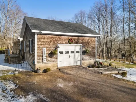 18 Trunnel Lane Friendship ME 04547