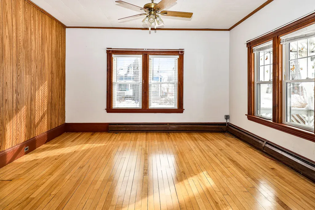 40 Pine Street Dixfield ME 04224