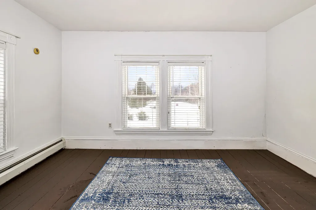 40 Pine Street Dixfield ME 04224