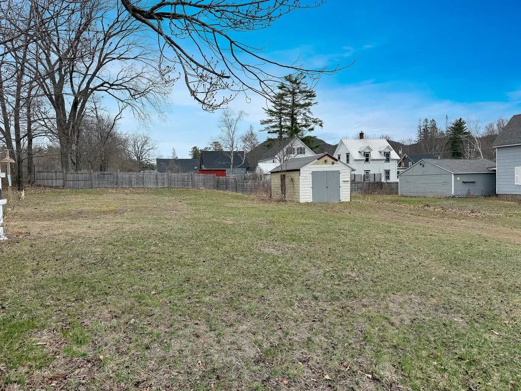 40 Pine Street Dixfield ME 04224