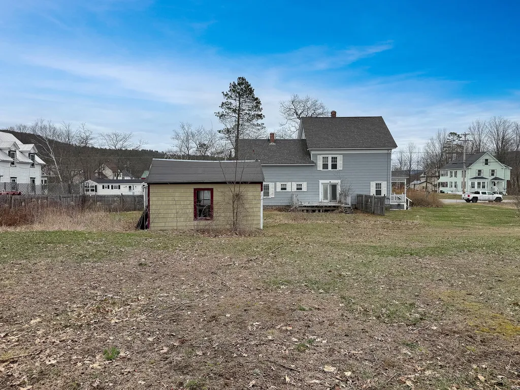 40 Pine Street Dixfield ME 04224