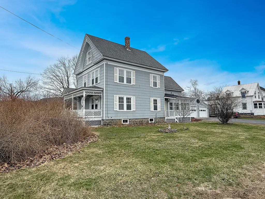 40 Pine Street Dixfield ME 04224