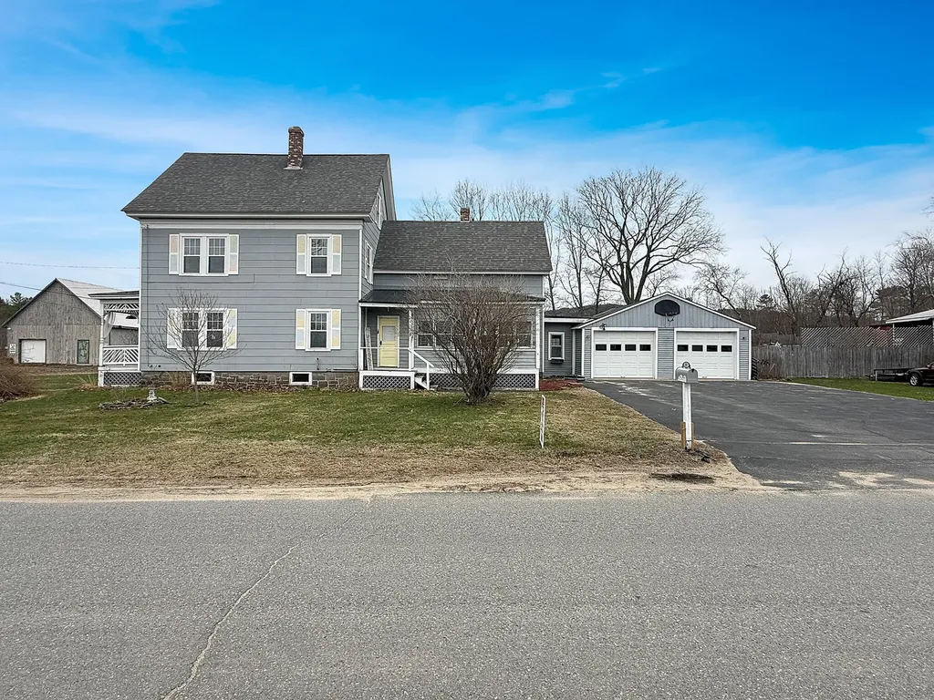 40 Pine Street Dixfield ME 04224