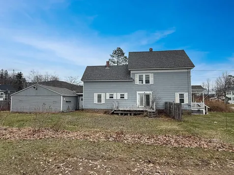 40 Pine Street Dixfield ME 04224
