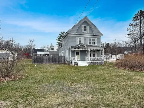 40 Pine Street Dixfield ME 04224