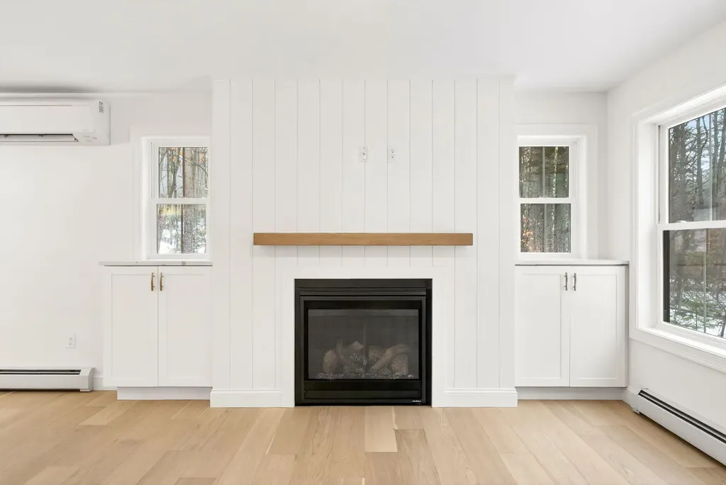 1595 U.s. 1 Route Freeport ME 04032