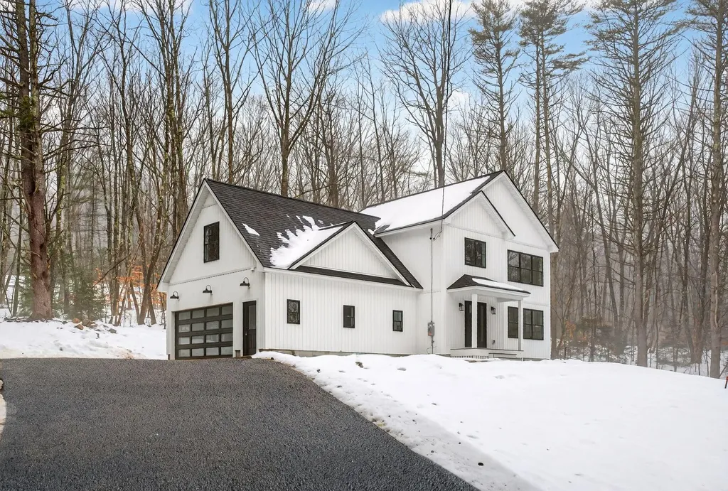 1595 U.s. 1 Route Freeport ME 04032