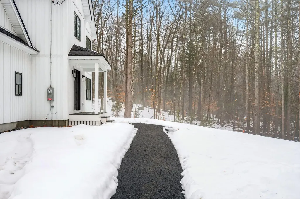 1595 U.s. 1 Route Freeport ME 04032